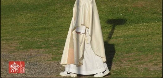 Leo XIV.: Der Teufel trägt Prada, der Papst trug Nike