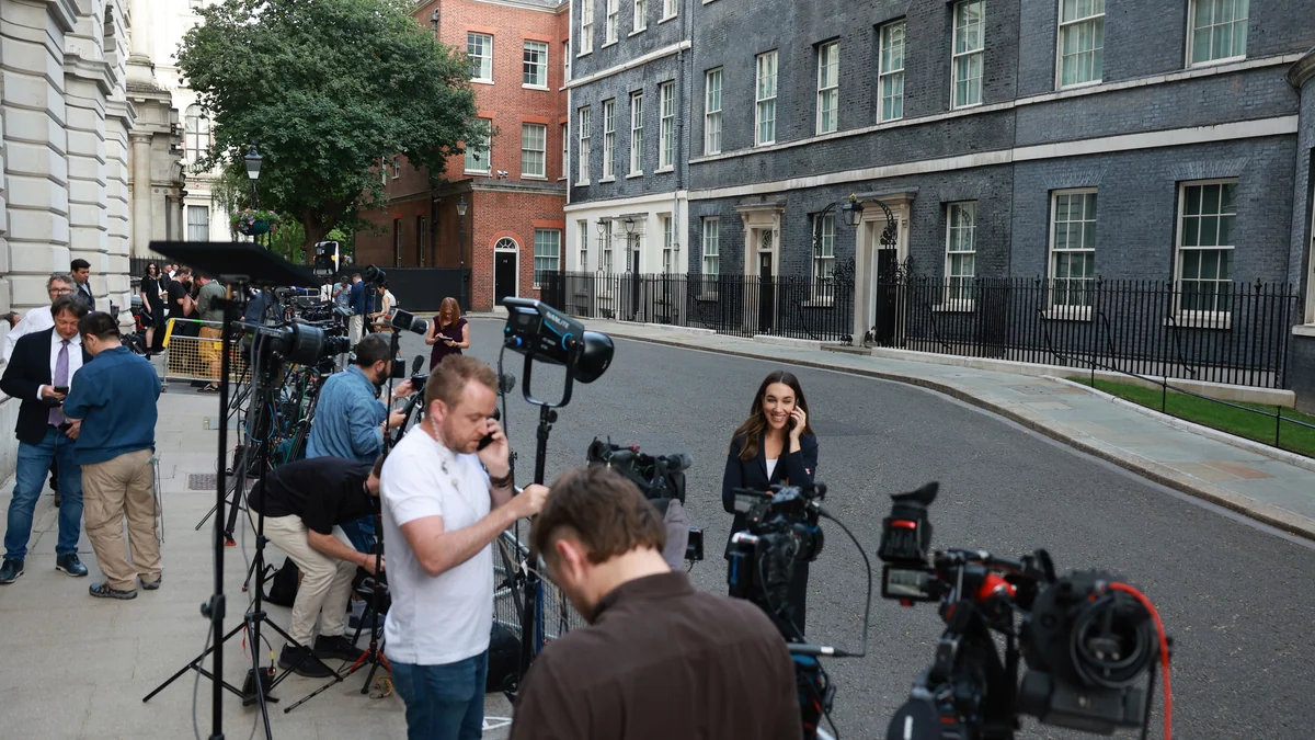 Keir Starmer comparece en Downing Street y anuncia que dimitirá