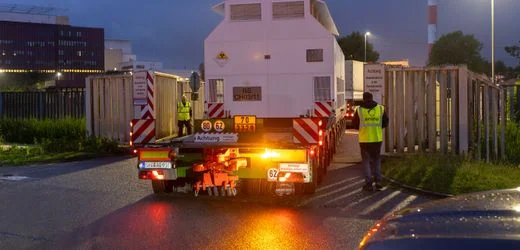 Atommüll-Transport zum AKW Brokdorf in Schleswig-Holstein beendet