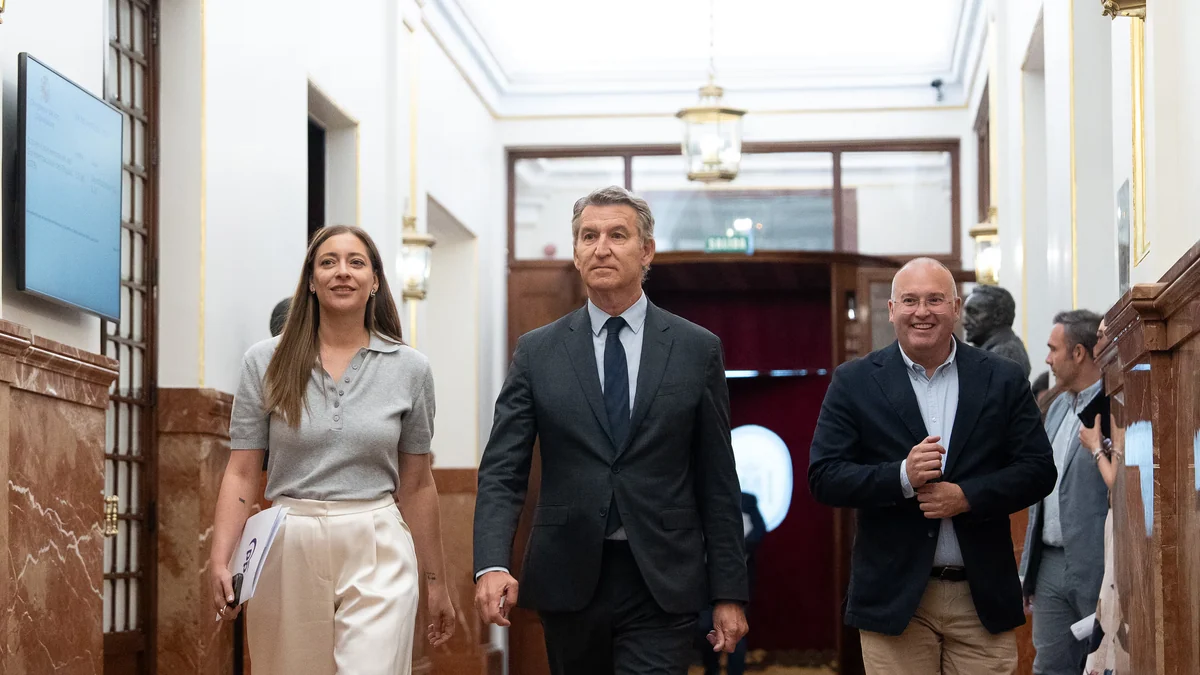 Feijóo llama “cáncer” al absentismo laboral tras rechazar en el Congreso el uso de esta palabra como “metáfora de lo peor”