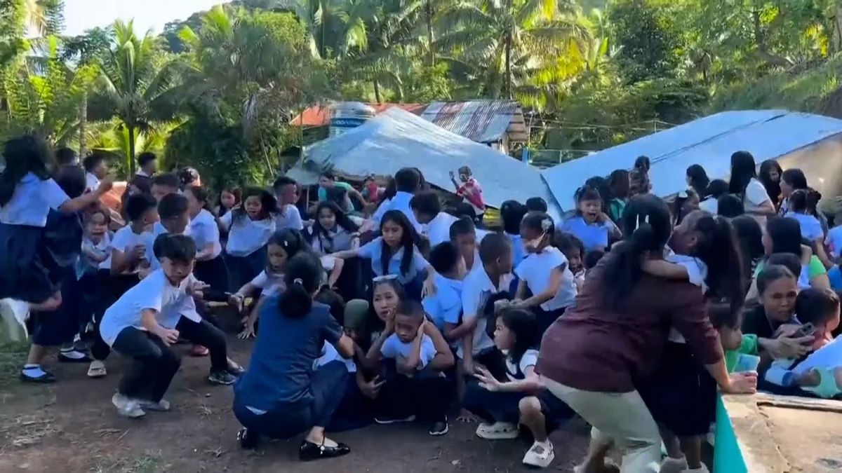 Un terremoto de magnitud 7,8 sacude Filipinas y provoca al menos 32 muertos y más de 200 heridos