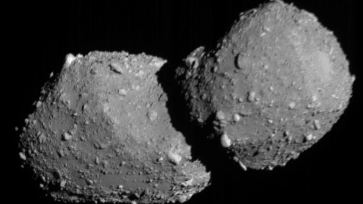Científicos revelan la primera imagen de un asteroide con forma de muñeco de nieve