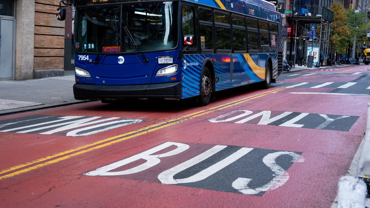Presentan plan histórico para autobuses más rápidos en Nueva York: qué barrios se benefician y cuándo comienza