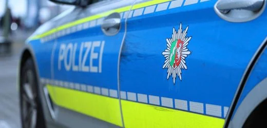 Mönchengladbach: Festnahmen bei Razzia gegen Bande falscher Polizisten