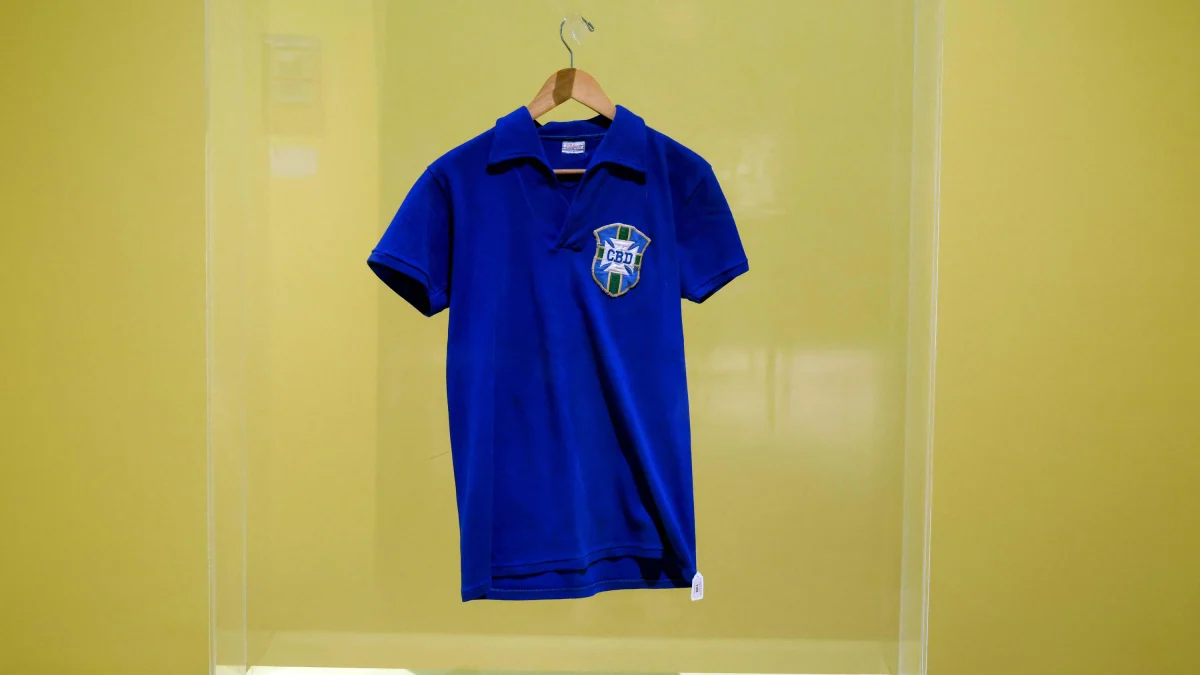 Auktion: Pelés WM-Trikot für 4,3 Millionen Euro versteigert