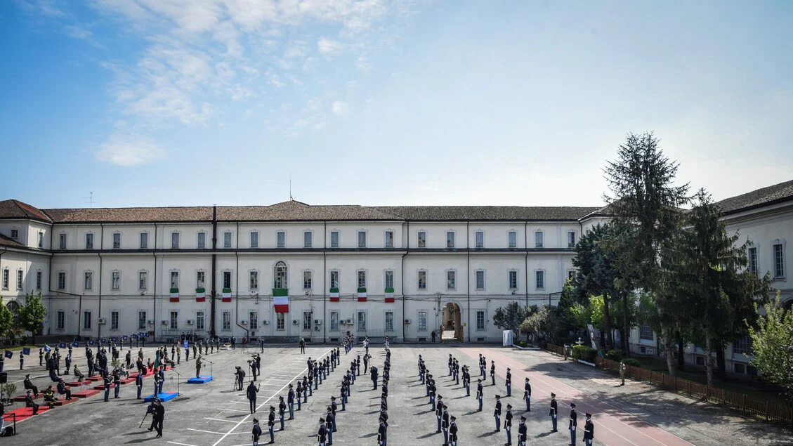 Arrestato per violenza sessuale un insegnante della scuola militare a Milano