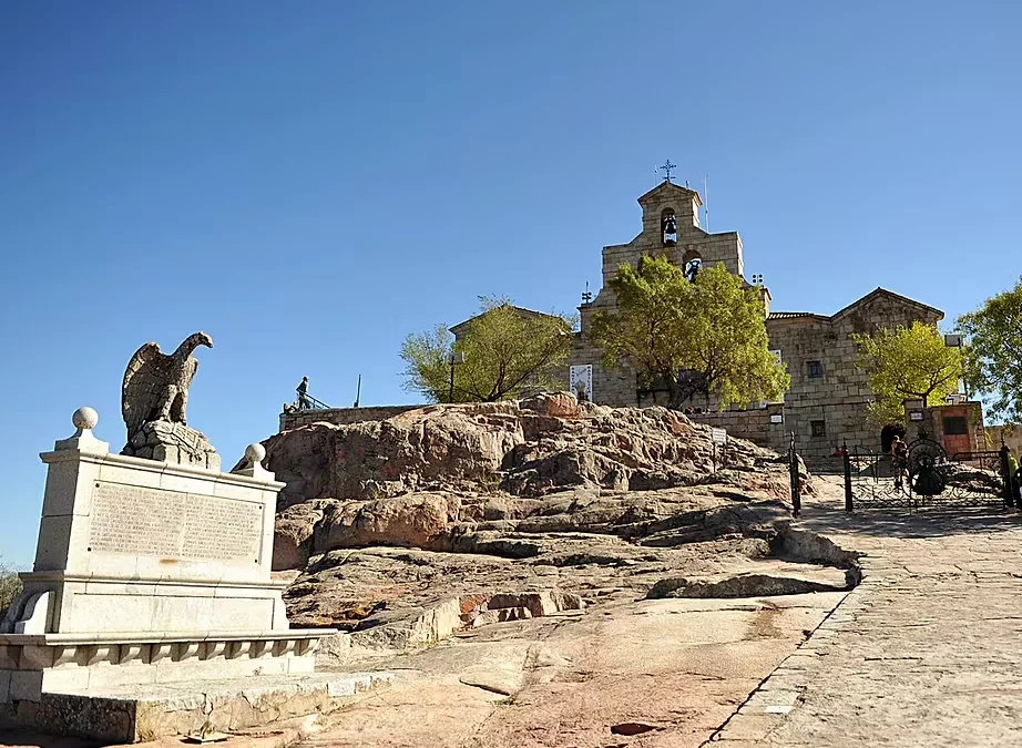 El Santuario de la la Virgen de la Cabeza donde pervive el franquismo, un rincón de España para entender la Guerra Civil 90 años después del golpe de Estado de Franco