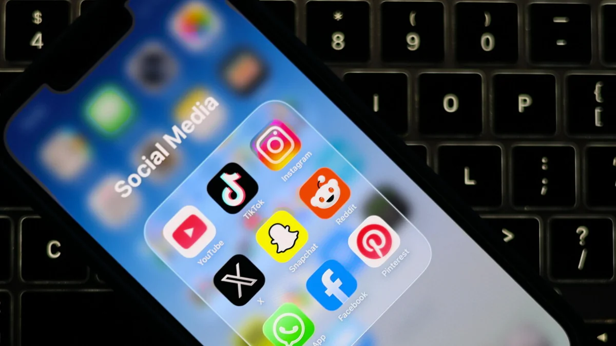 Minori a rischio online, ricerca critica le misure di protezione dei social network