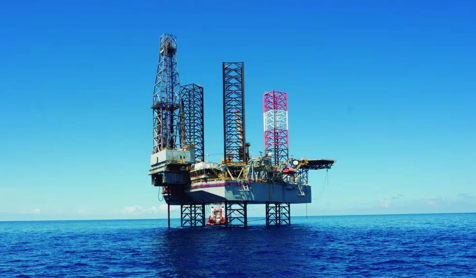 Repsol firma un acuerdo con Venezuela para explorar una nueva zona petrolífera en el país