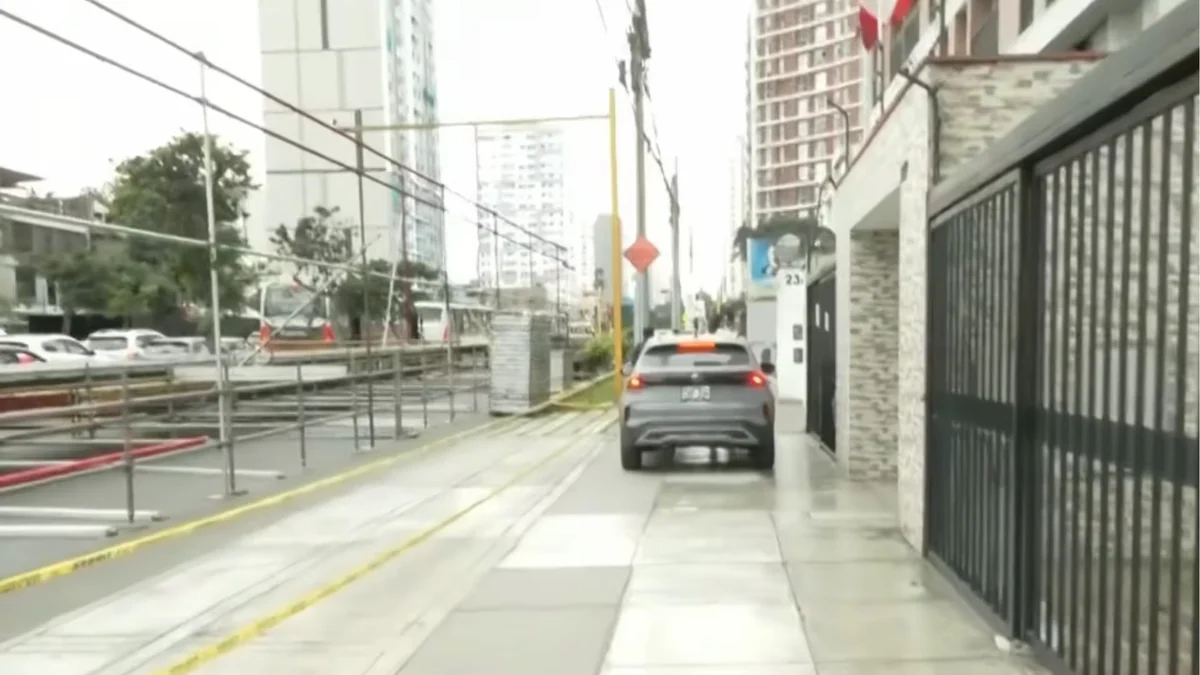 Gran Parada Militar 2026: instalación de estrados provoca intensa congestión vehícular en la av. Brasil