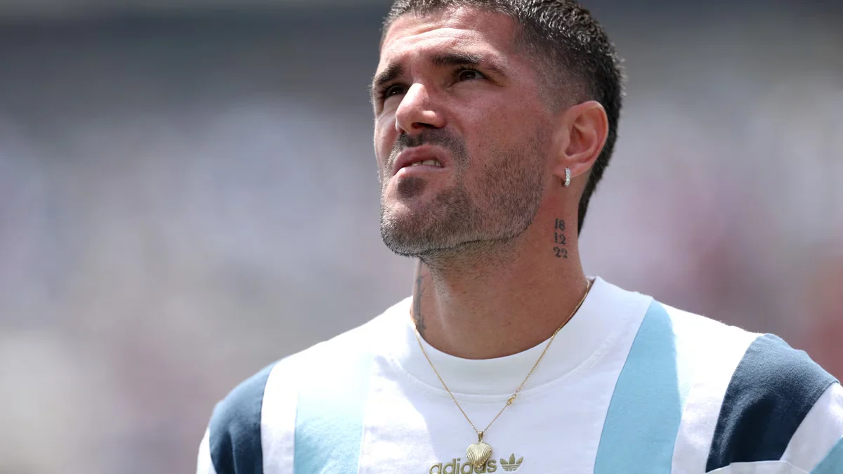La dificultad que sufrieron De Paul y Paredes en su ritual antes de la final entre Argentina y España: el fuerte mensaje del vestuario