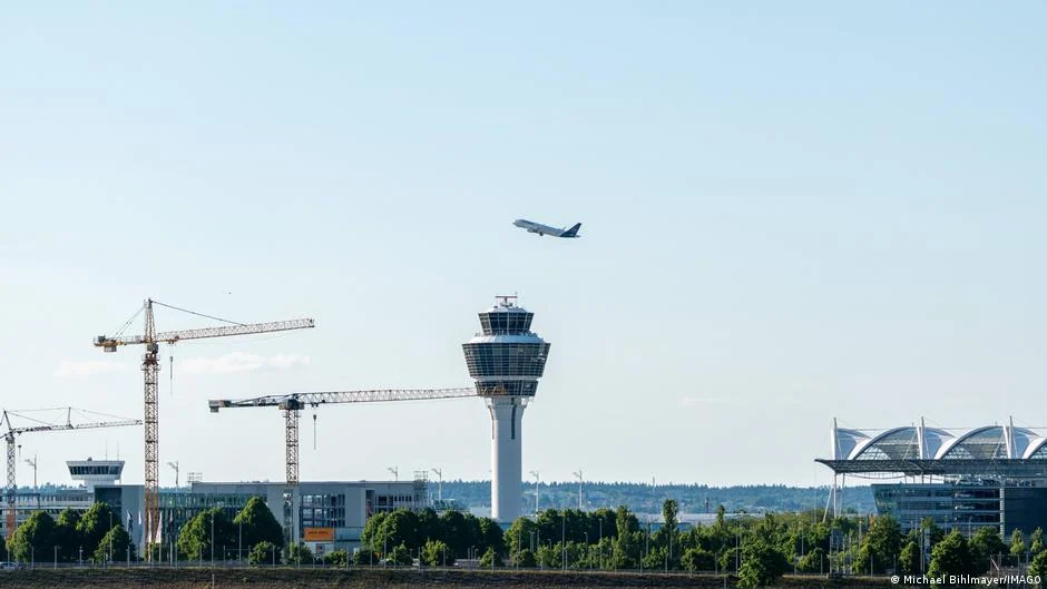 Münih Havalimanı'na sınır dışı işlemleri için özel terminal