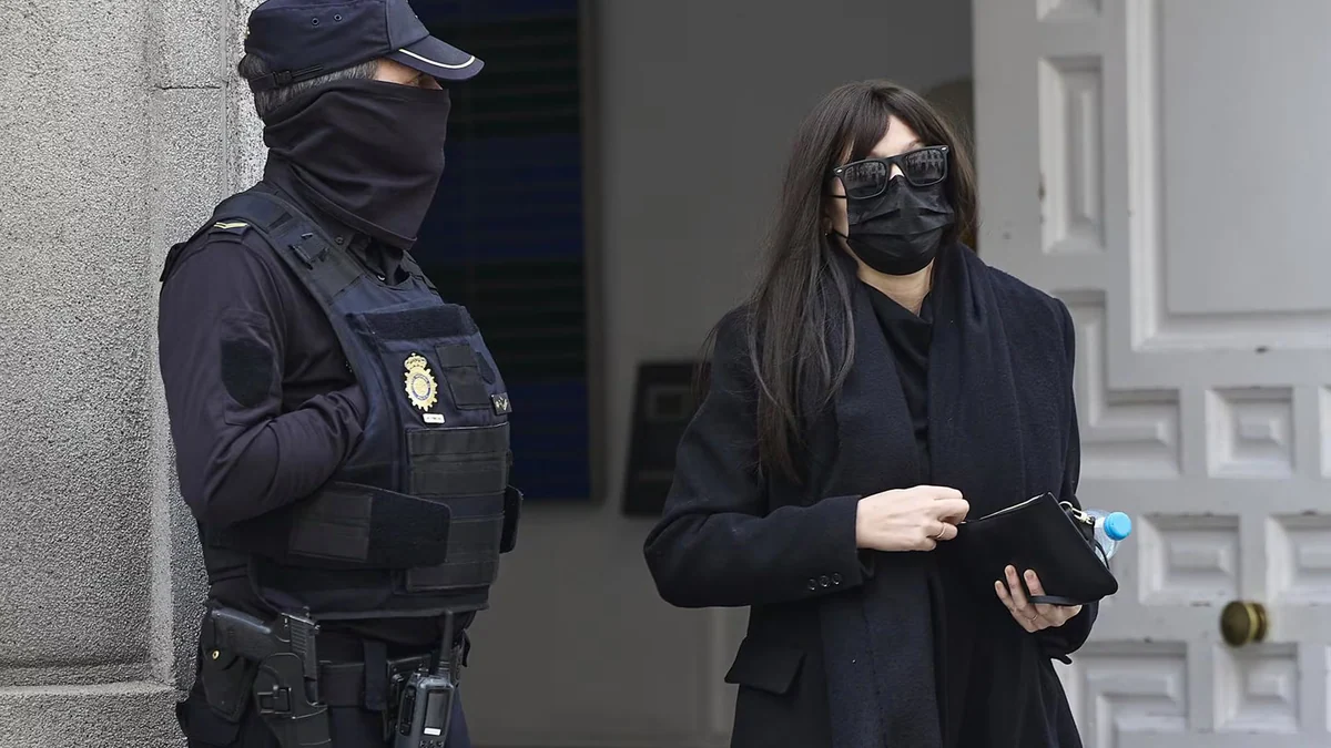 El juez cita este lunes a la expareja de Ábalos por primera vez como imputada y al hermano de Koldo