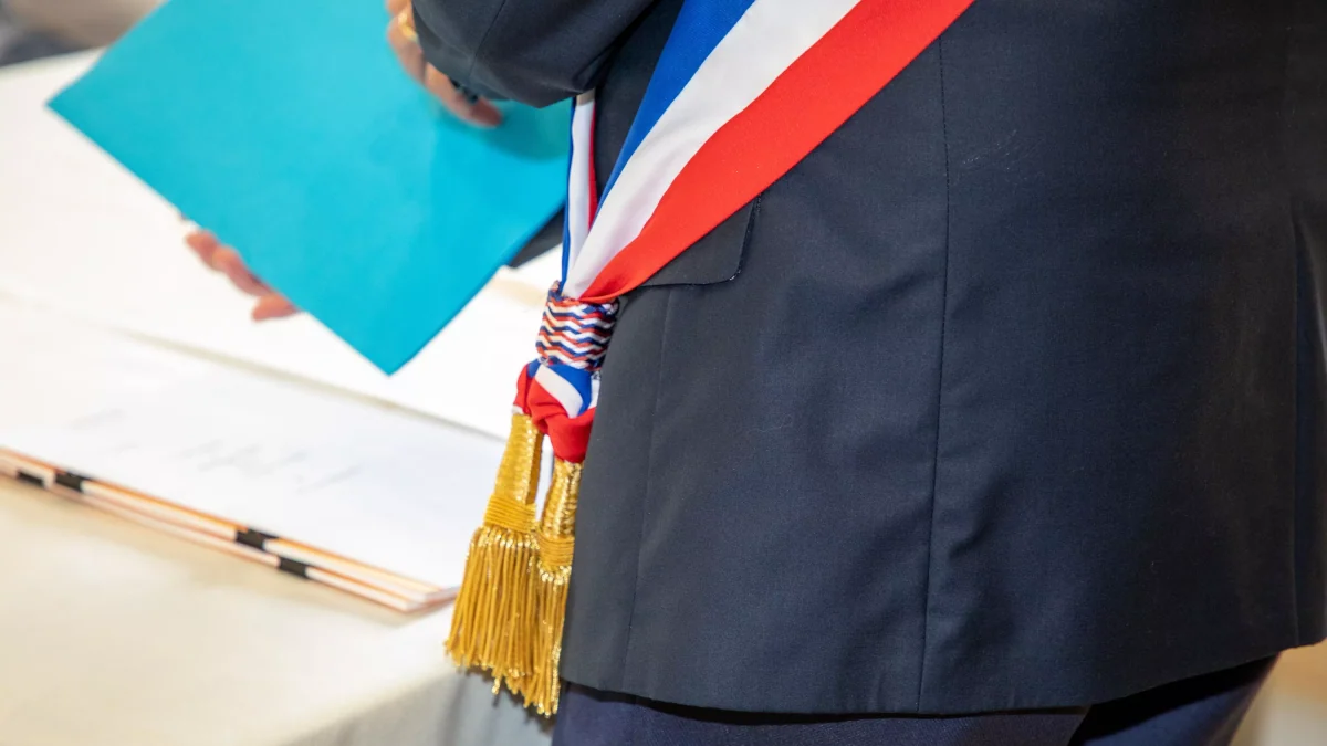 La mairie de Chessy pourrait devoir payer 15.500 euros d’amende pour avoir refusé de marier un Algérien sous OQTF