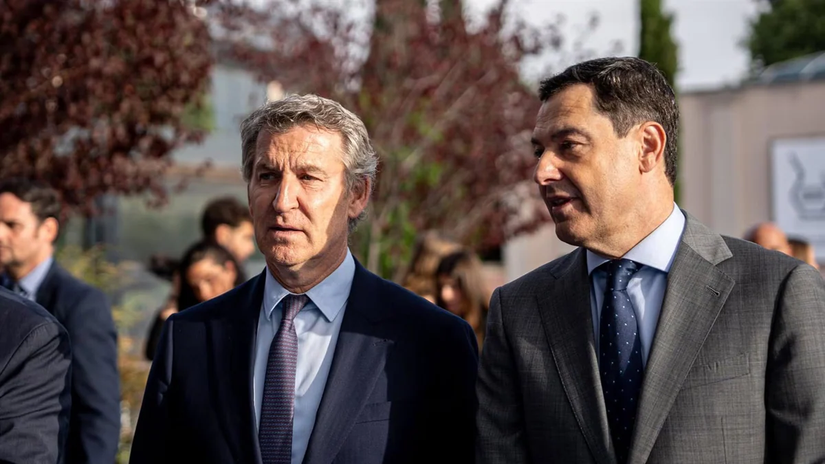 Feijóo defiende el "sólido" pacto de Moreno con Vox y ve una falta de respeto que ningún ministro fuera a toma posesión