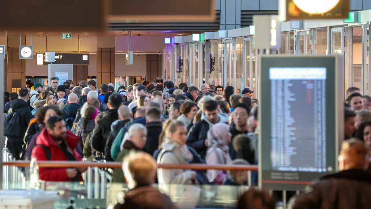 Business-Ticker: „Unzumutbare Wartezeiten“: Flughäfen kritisieren neue Grenzkontrollen
