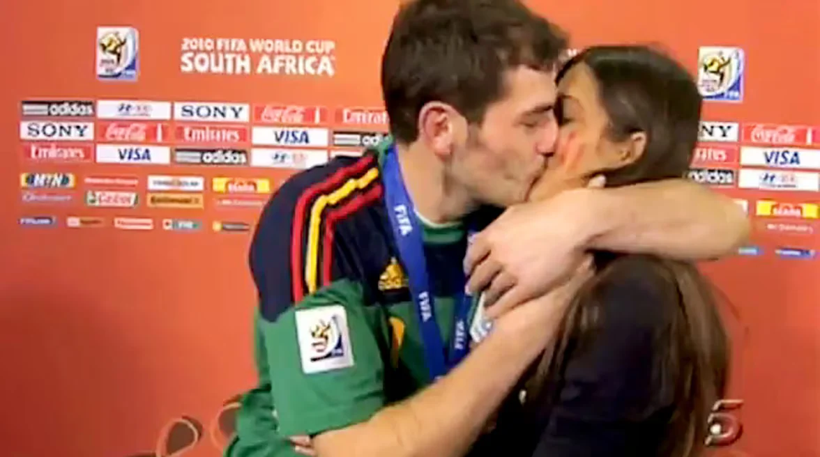 Así ha cambiado la relación de Iker Casillas y Sara Carbonero 16 años después de su mítico beso en el Mundial de 2010: de su vida en Portugal al inesperado divorcio
