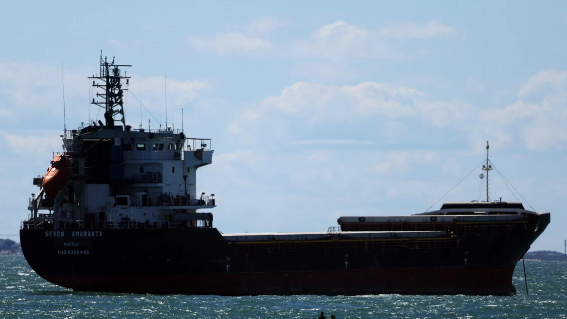 Riprende il traffico a Hormuz, petrolio ai minimi dall'inizio della guerra