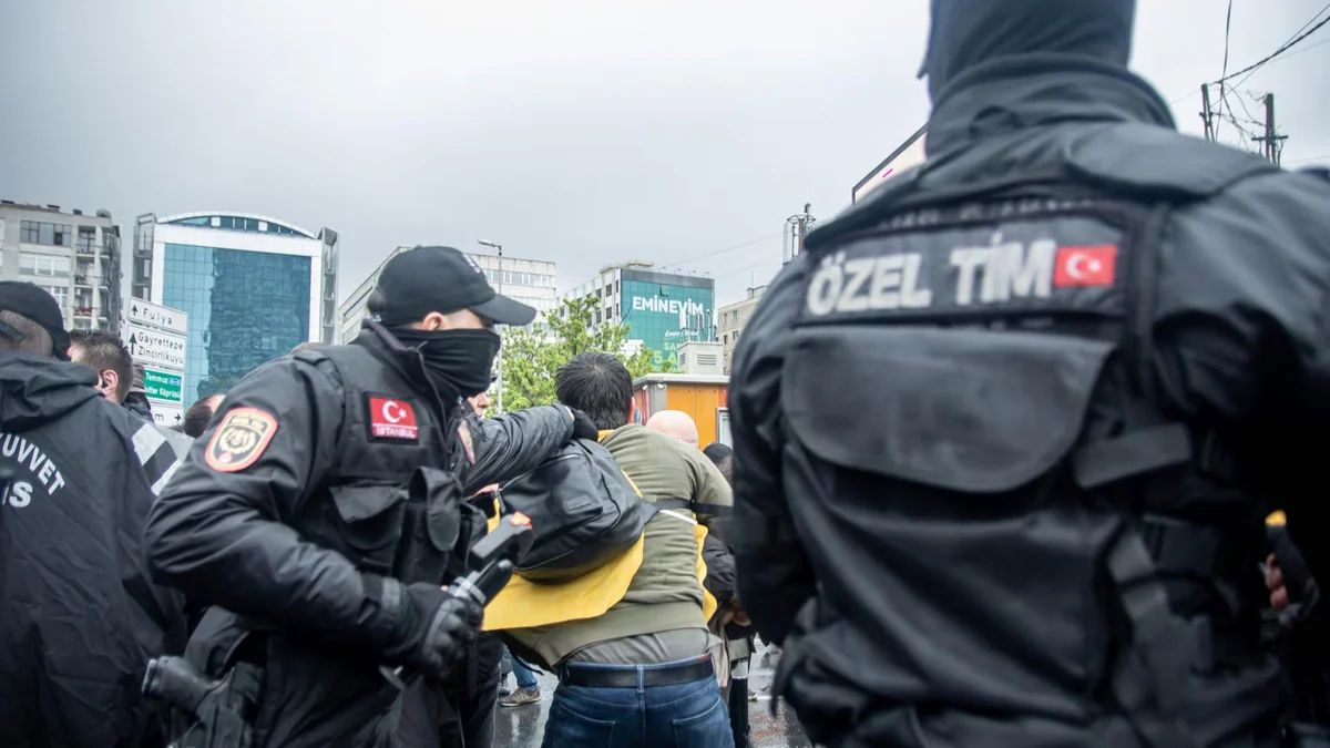 Al menos 39 sospechosos de terrorismo detenidos en Turquía, incluidos periodistas y profesores universitarios