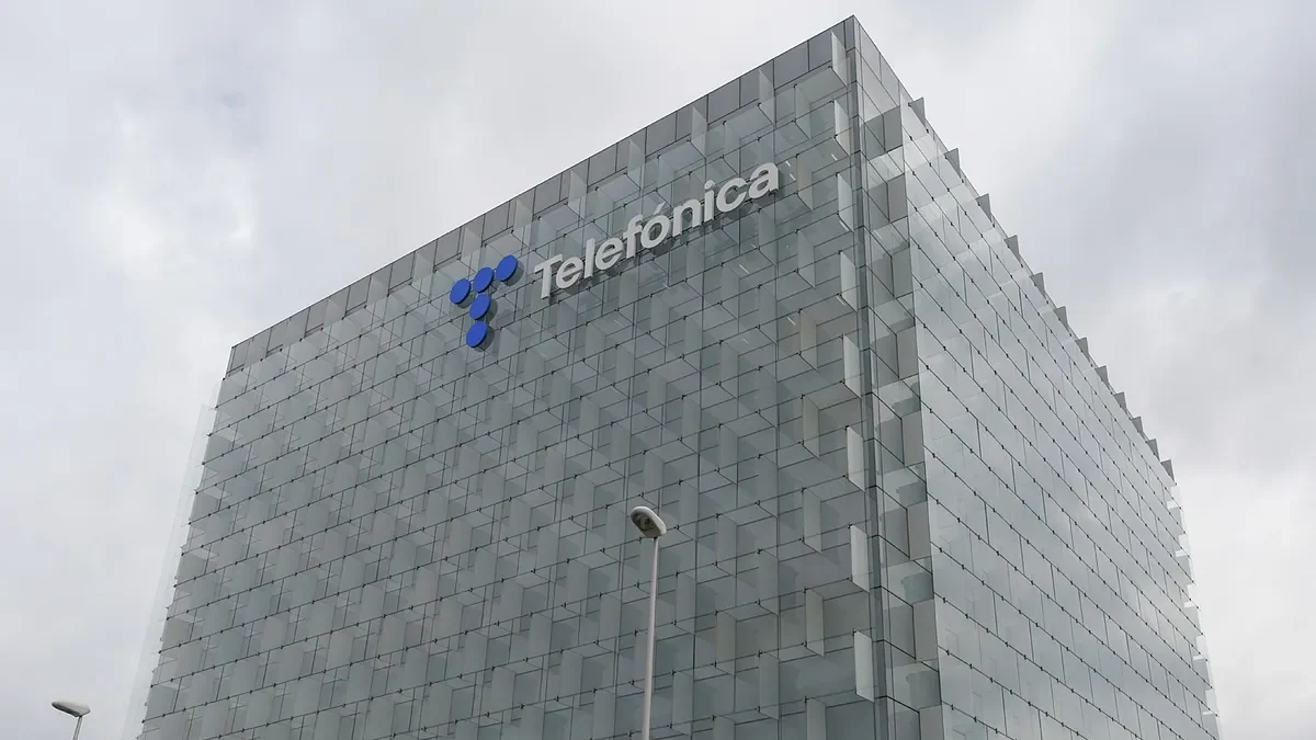 Telefónica acelera en el Ibex con el 'efecto Vodafone'