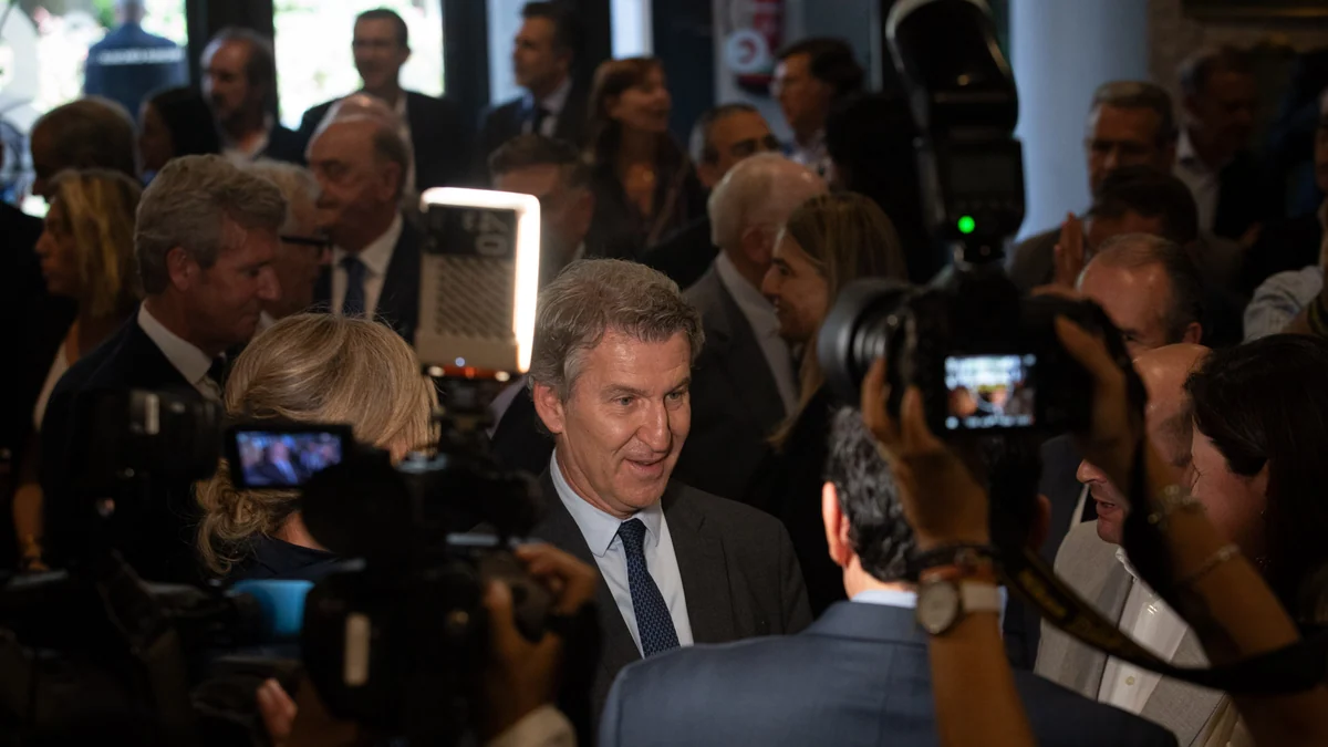 Feijóo urge a una “reconstrucción nacional” ante la “degradación” de España