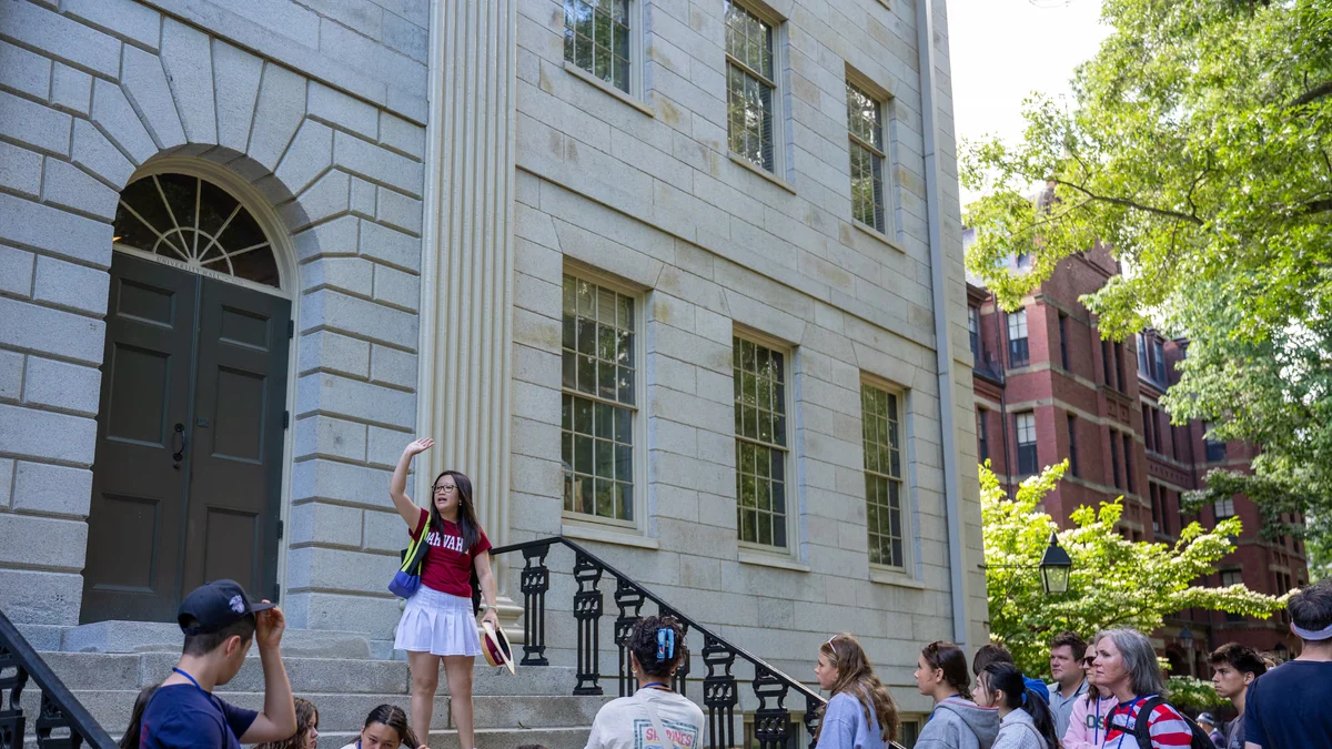 Harvard gana a Trump la primera batalla, pero la guerra no ha terminado: “Nos jugamos la democracia”