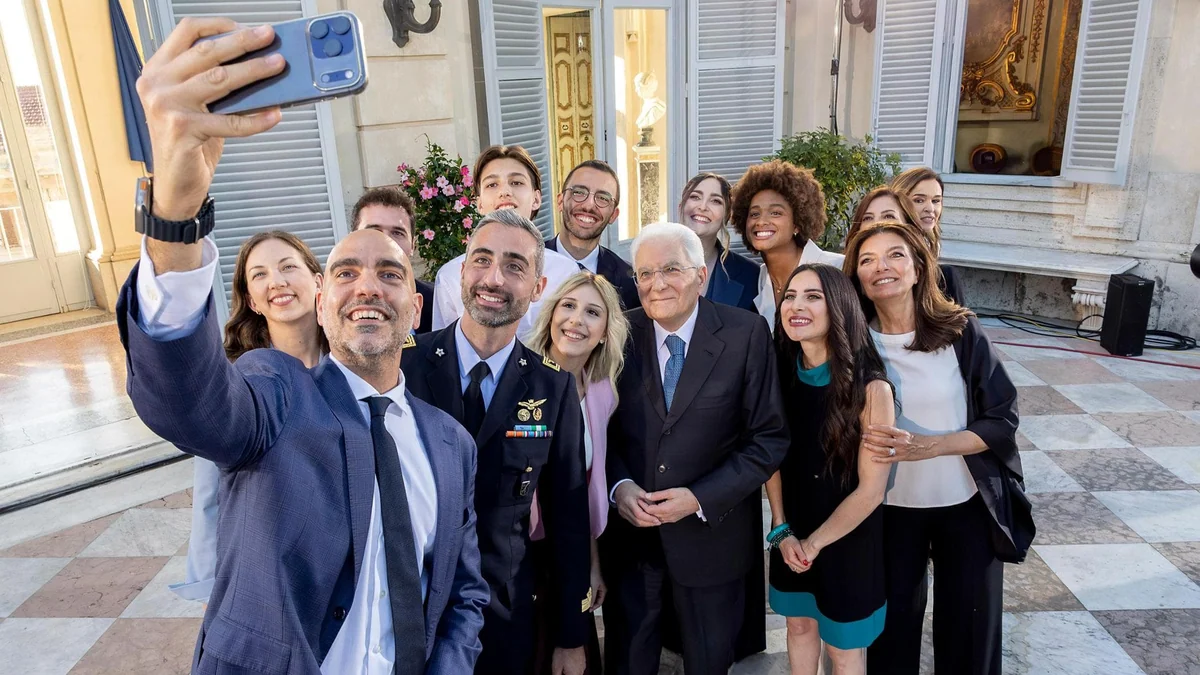 Mattarella ai giovani: “Preoccupano gli uomini soli al comando, l’immigrazione non è un problema”