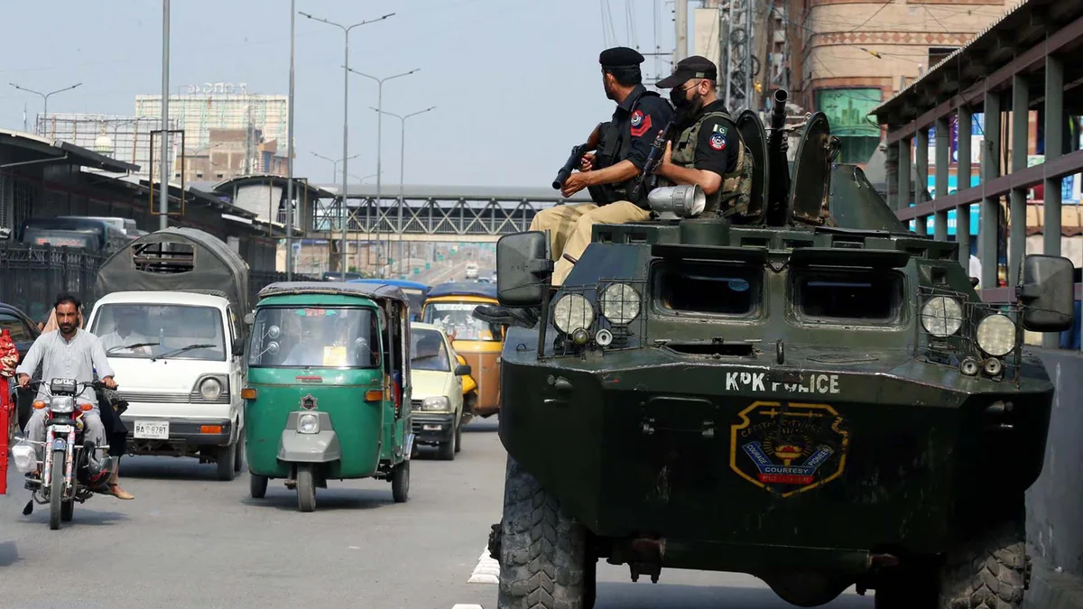 El Ejército de Pakistán mata a cerca de 25 supuestos talibán paquistaníes cerca de la frontera con Afganistán