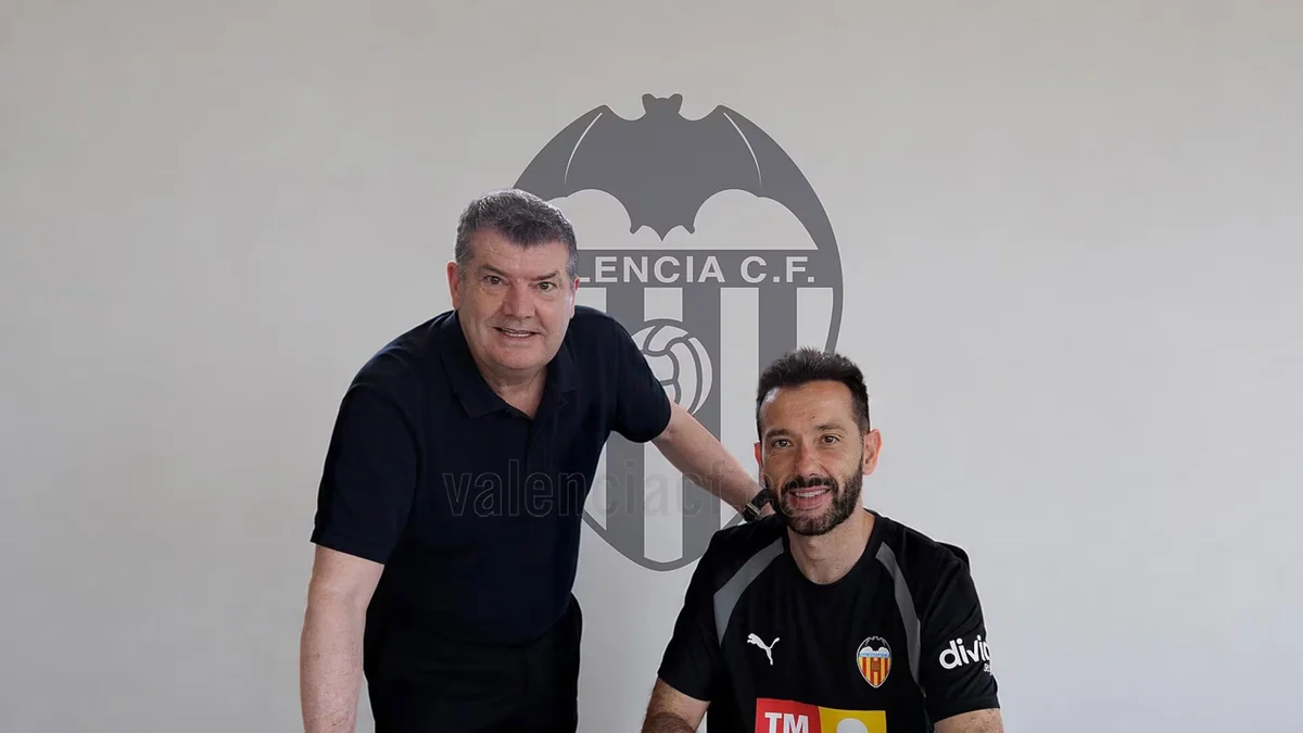 Carlos Corberán amplía su contrato con el Valencia hasta 2028