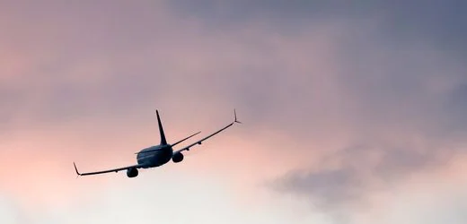 Pauschalreisen: Urlauber bekommt Schadensersatz nach Flugturbulenzen