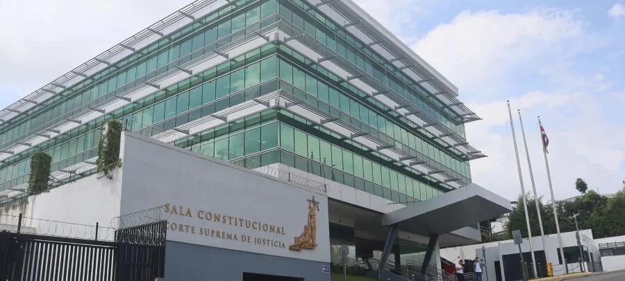 La falta de magistrados suplentes mantiene 123 expedientes sin resolver en la Sala Constitucional de Costa Rica