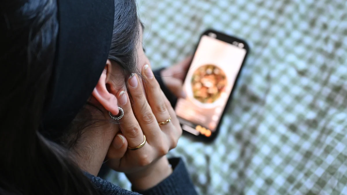 Suchtexpertin im Gespräch: Ab wann ist Social-Media-Konsum bedenklich?