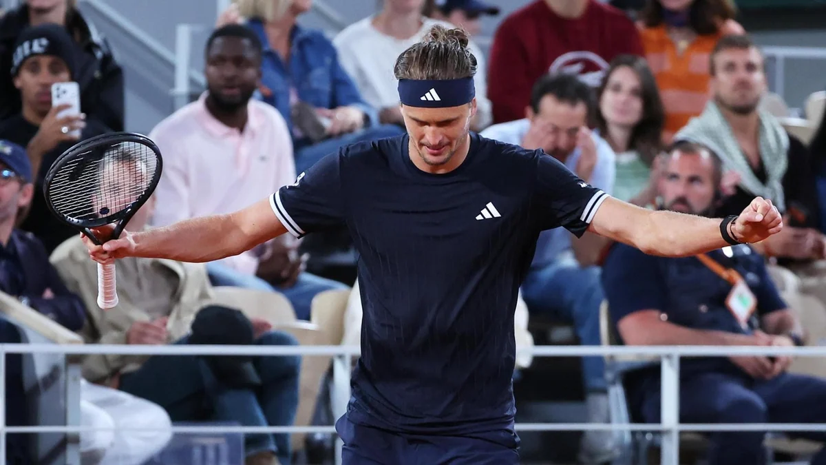 Zverev, continua la caccia al primo Slam: battuto Jodar, è in semifinale al Roland Garros