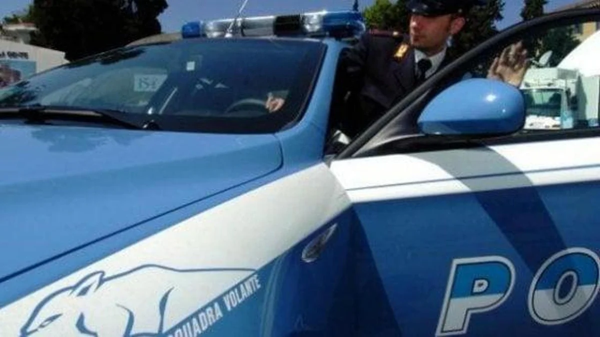 Adescata e violentata per tre giorni in uno stabile abbandonato. Fermati cinque sospetti