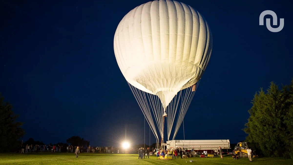 Trois pilotes tentent de traverser l’Atlantique en ballon à hydrogène, et on peut suivre ça en direct