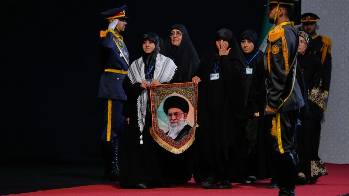 Khamenei-begräbnis: Zeigt sich Irans neuer Machthaber erstmals öffentlich?
