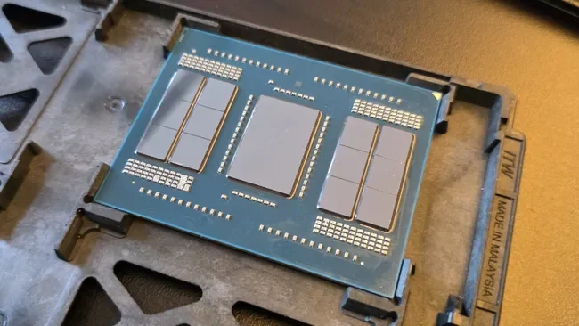 AMD полностью перезапускает Threadripper: Zen 6, новый сокет TR6 и PCIe 6.0