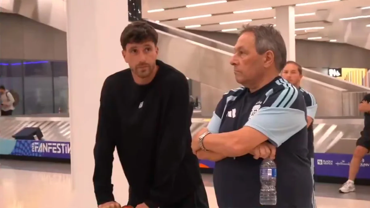 Argentina, con plantel completo: Marcos Senesi llegó a Kansas City para ponerse bajo las órdenes de Lionel Scaloni