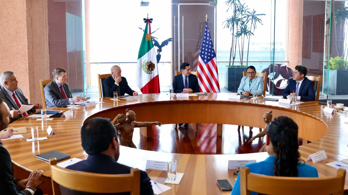 Embajador de EEUU presume resultados de cooperación migratoria con México tras reunión bilateral