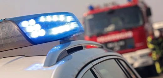 A3: Unfall auf Autobahn – Feuerwehr sammelt lebende Fische ein