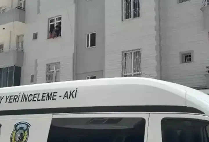 Tarsus’ta evinde ölü halde bulundu