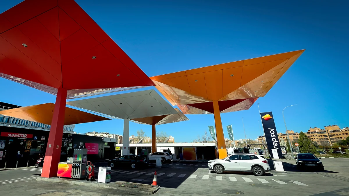 Repsol ofrece descuentos de hasta 45 céntimos por litro de combustible en fin de semana