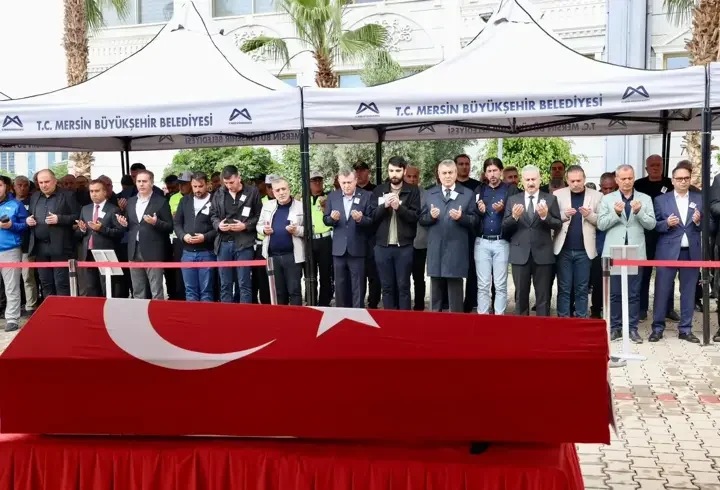 Mersin'de kalp krizi geçiren polis memuru hayatını kaybetti
