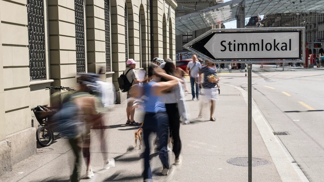 Media: 'Dalle prime proiezioni vince il no al referendum in Svizzera'