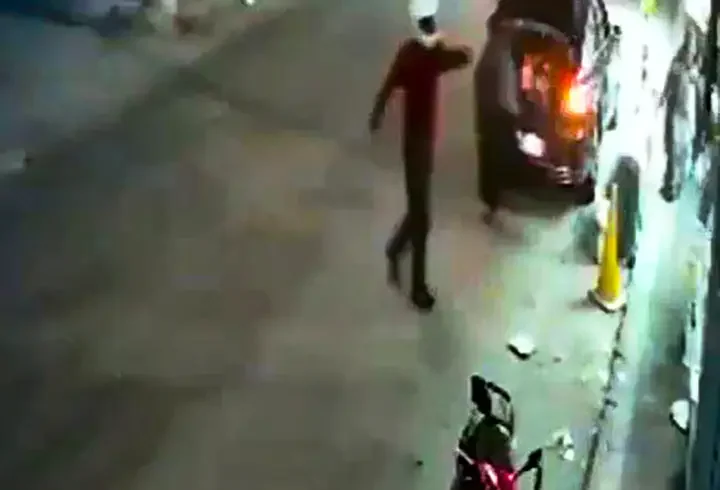Adana’da kasklı şüpheliden iş yerine silahlı saldırı: 1 yaralı