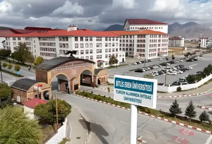 İlk 15 bine giren öğrencilere 50 bin TL burs imkanı sağlanacak