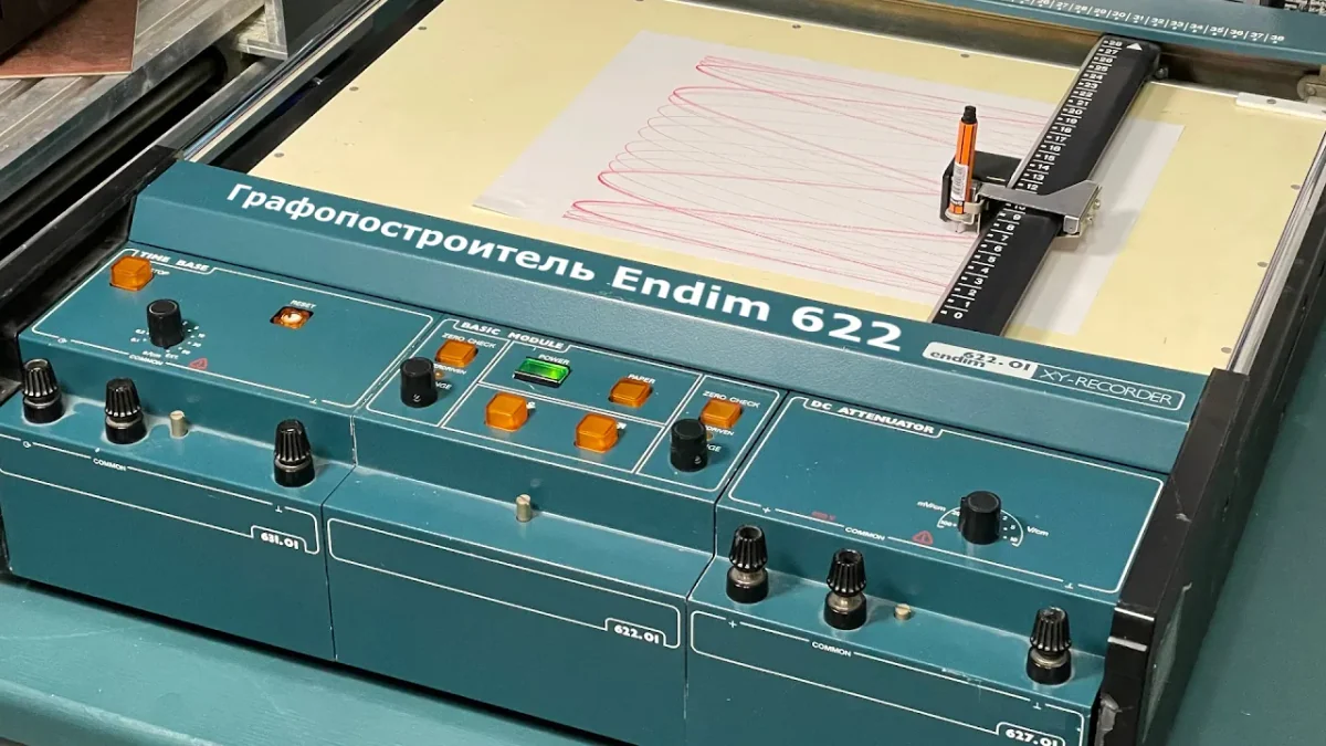 Ремонтируем аналоговый XY-самописец Endim 622