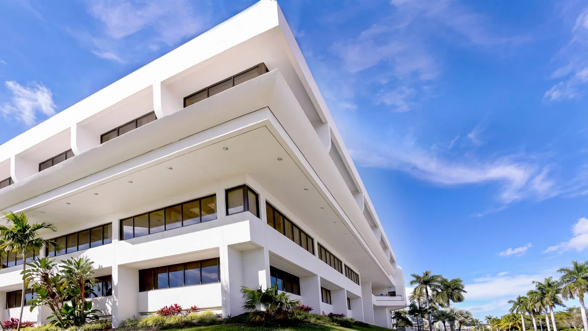 Cuánto ganan los empleados municipales en Miami Beach: los sueldos reales por puesto